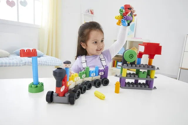 Poly M 彩虹數字火車積木套裝 (43pcs) | 材質柔韌無尖角，讓孩子安心抓握與拼砌 | 適合 2-6 歲