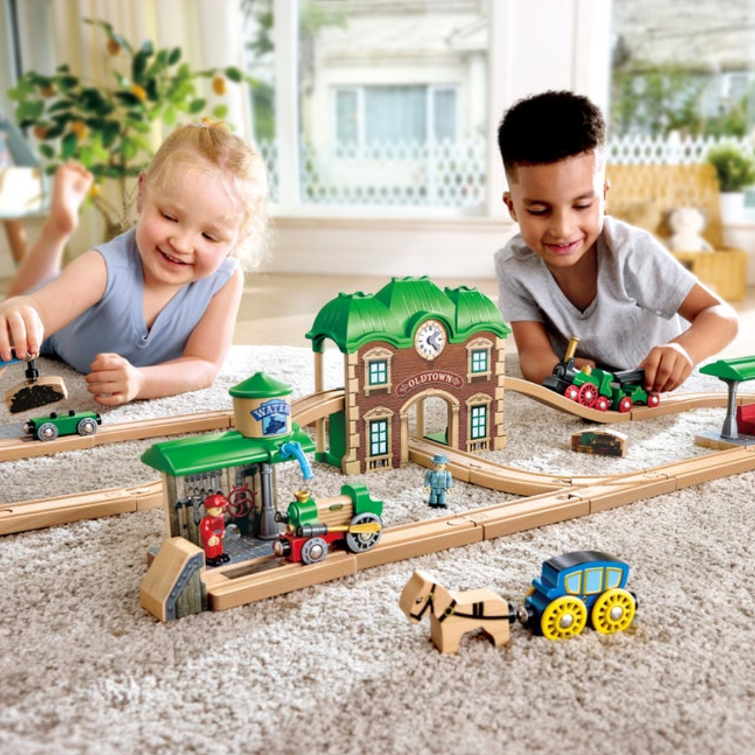Wooden Retro Train & Station Set｜Hape 復古火車車站套裝