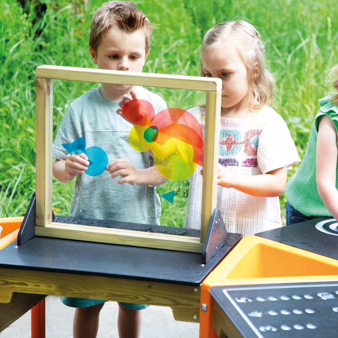 Activity Table Game Board with "Painting Frame"｜繪畫框遊戲板